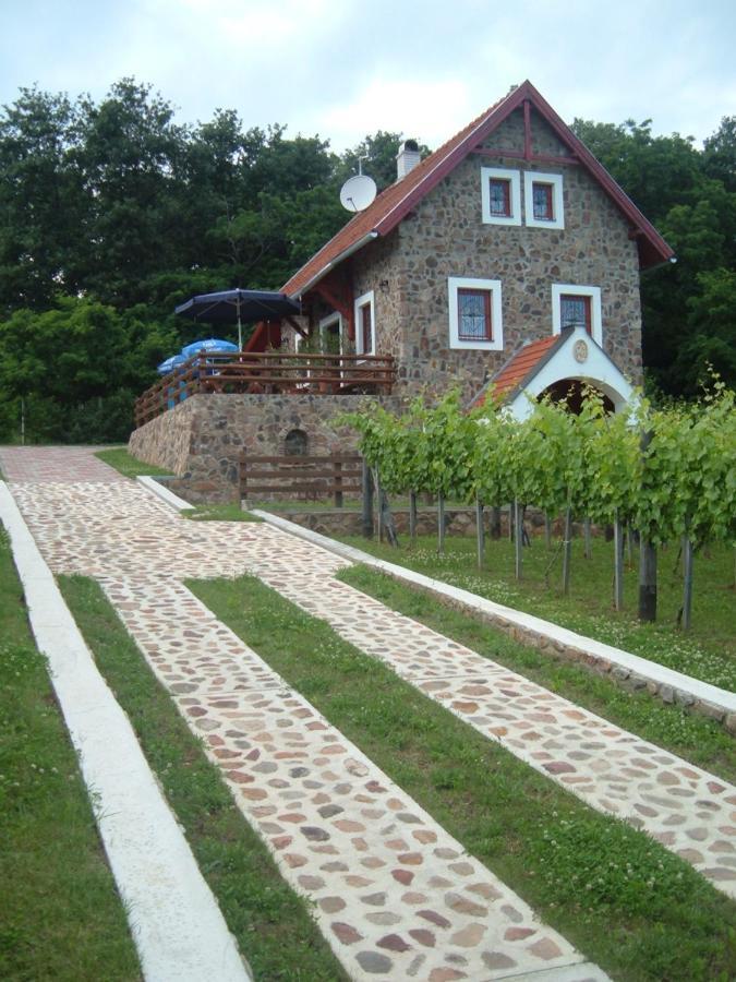 Szent Orbán Vendégház Ábrahámhegy Exterior foto